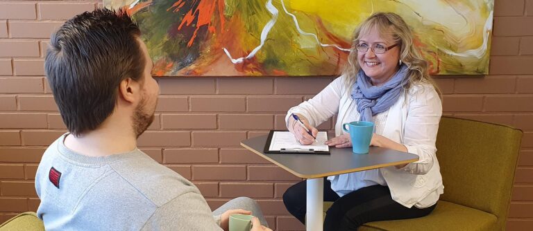 tampereen-sarka-uravalmennus-kansikuva