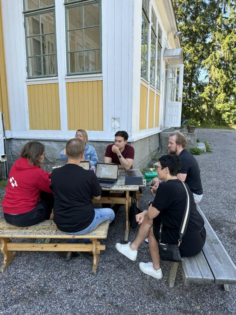 Kasvuplaveluiden tiimin tapaaminen