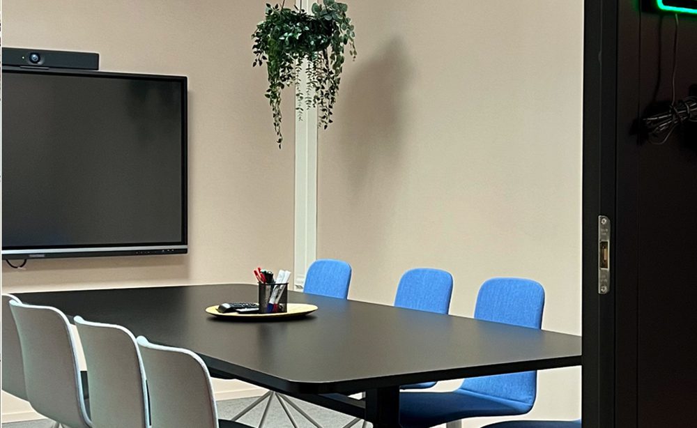 kahdeksan hengen kokoustila päijänne lahdessa