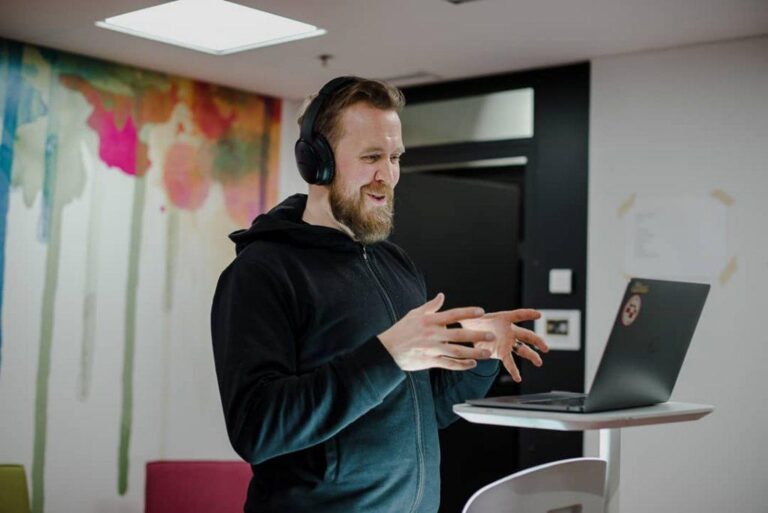 Hackathon-ideakilpailu-tyopaja-fasilitointi-1-1024x684
