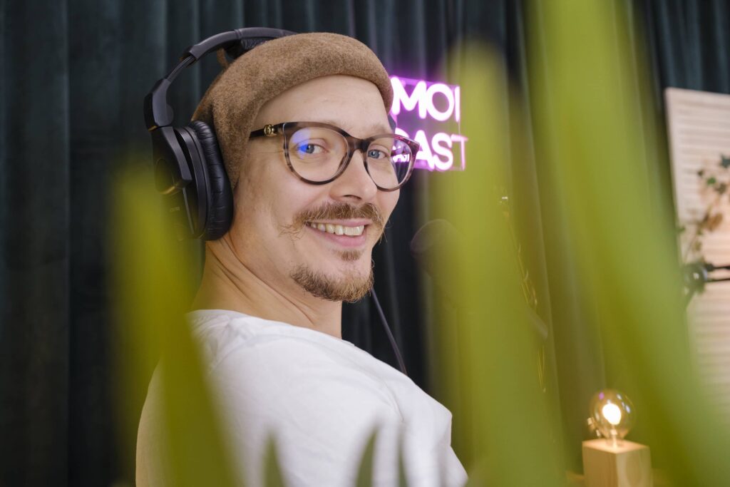 Podcast-studio MoiCast Crazy Town Jyväskylä Akseli Plane