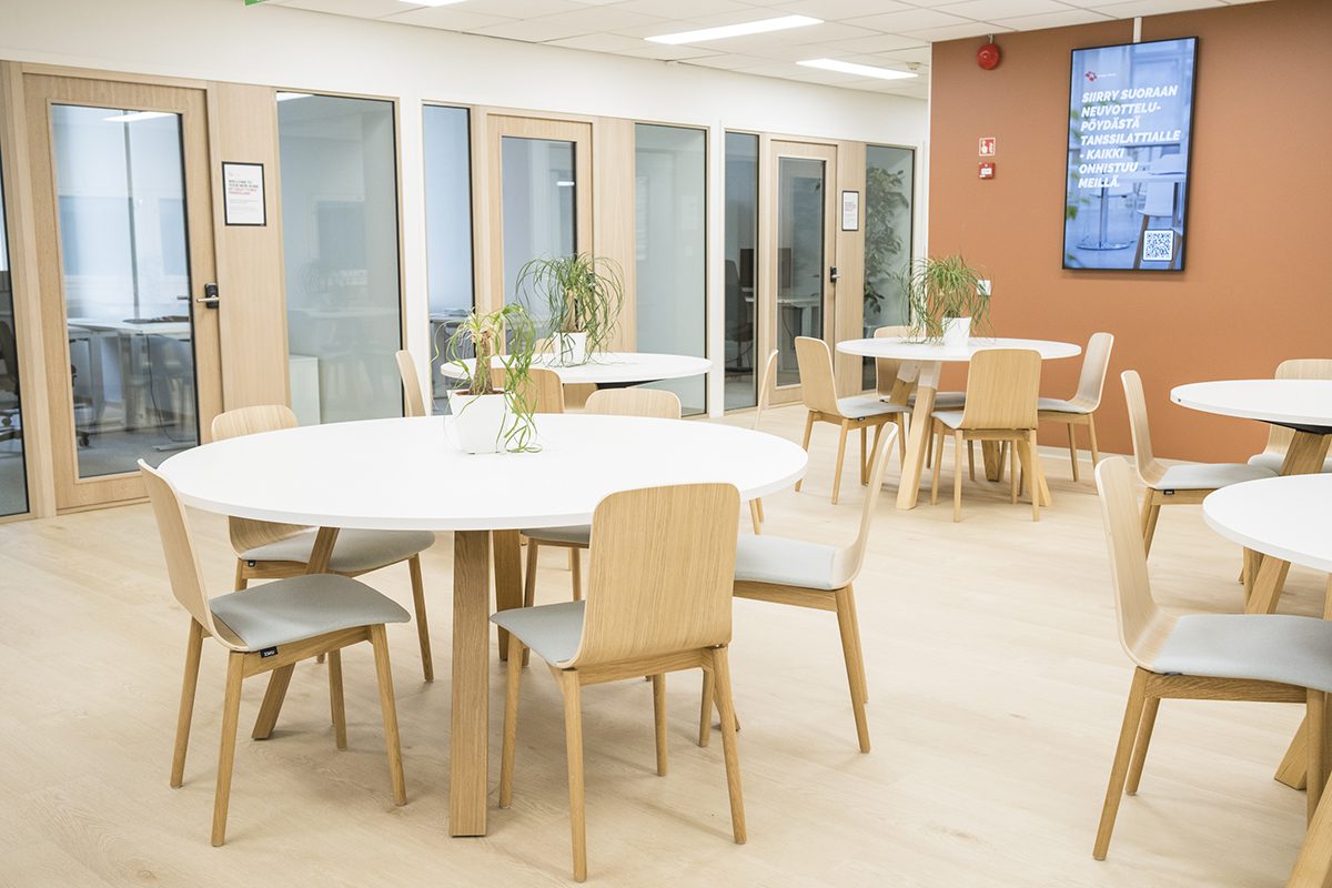 Crazy Town Pendoliinon yleiset tilat Tampereella